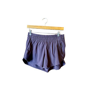 Lululemon Size 10 Tracker Short in Black Cherry